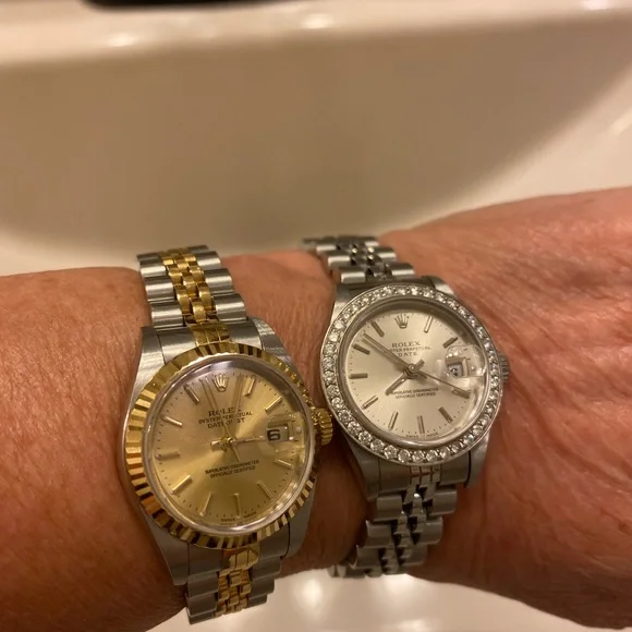 Rolex Silver Luxury Timepiece with Stainless Steel Band - Picture 8 of 10